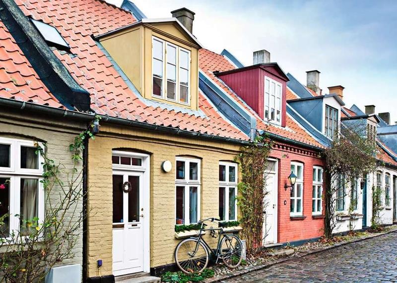 Casse-tête Ravensburger - Lieux scandinaves : Maisons de Aarhus, Danemark – 1000 pièces