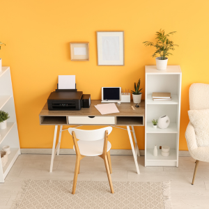 Le jaune et l'orange dans un espace de travail